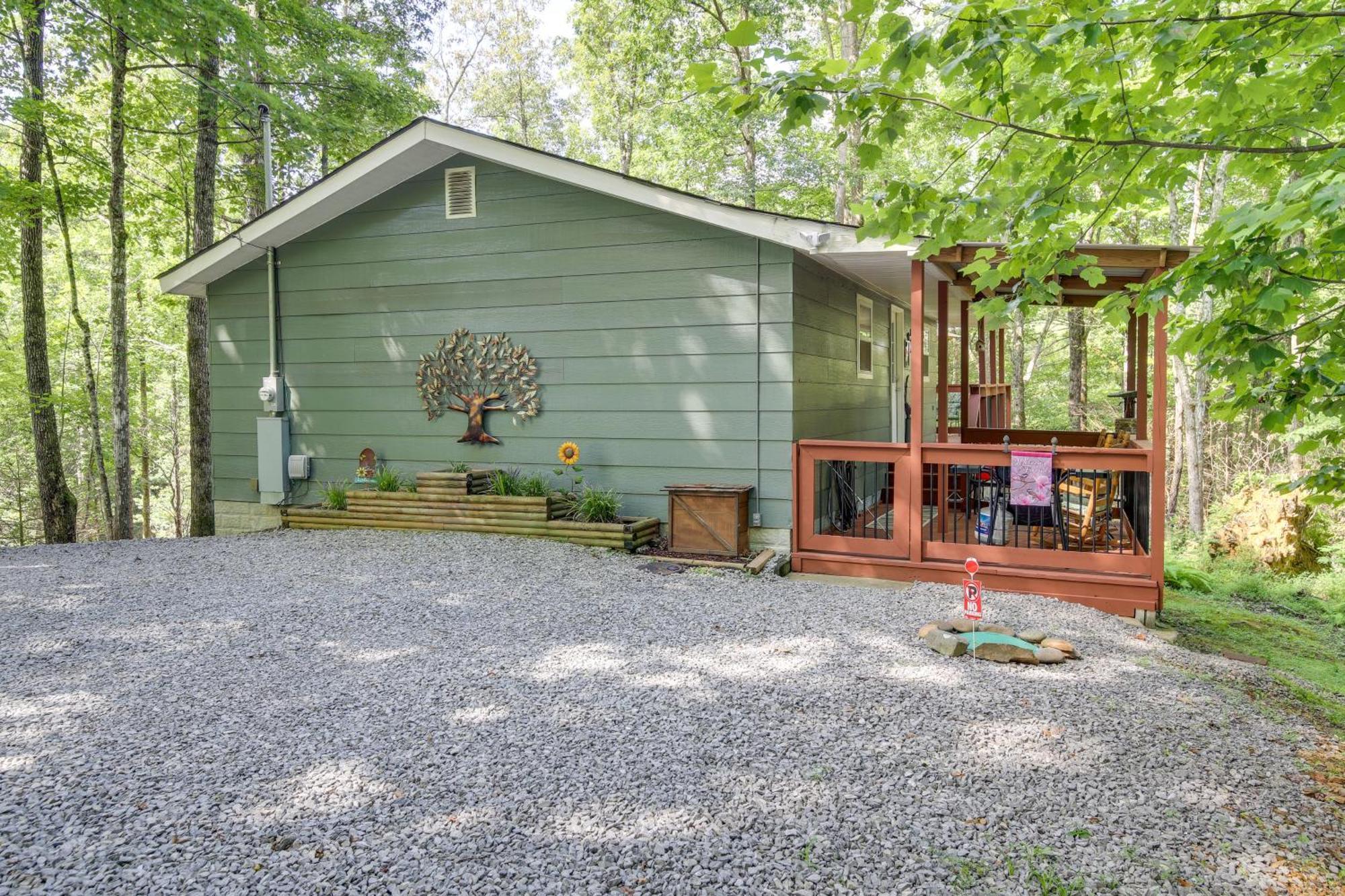 Quaint Smoky Mountain Cabin - 4 Mi To Gatlinburg! المظهر الخارجي الصورة
